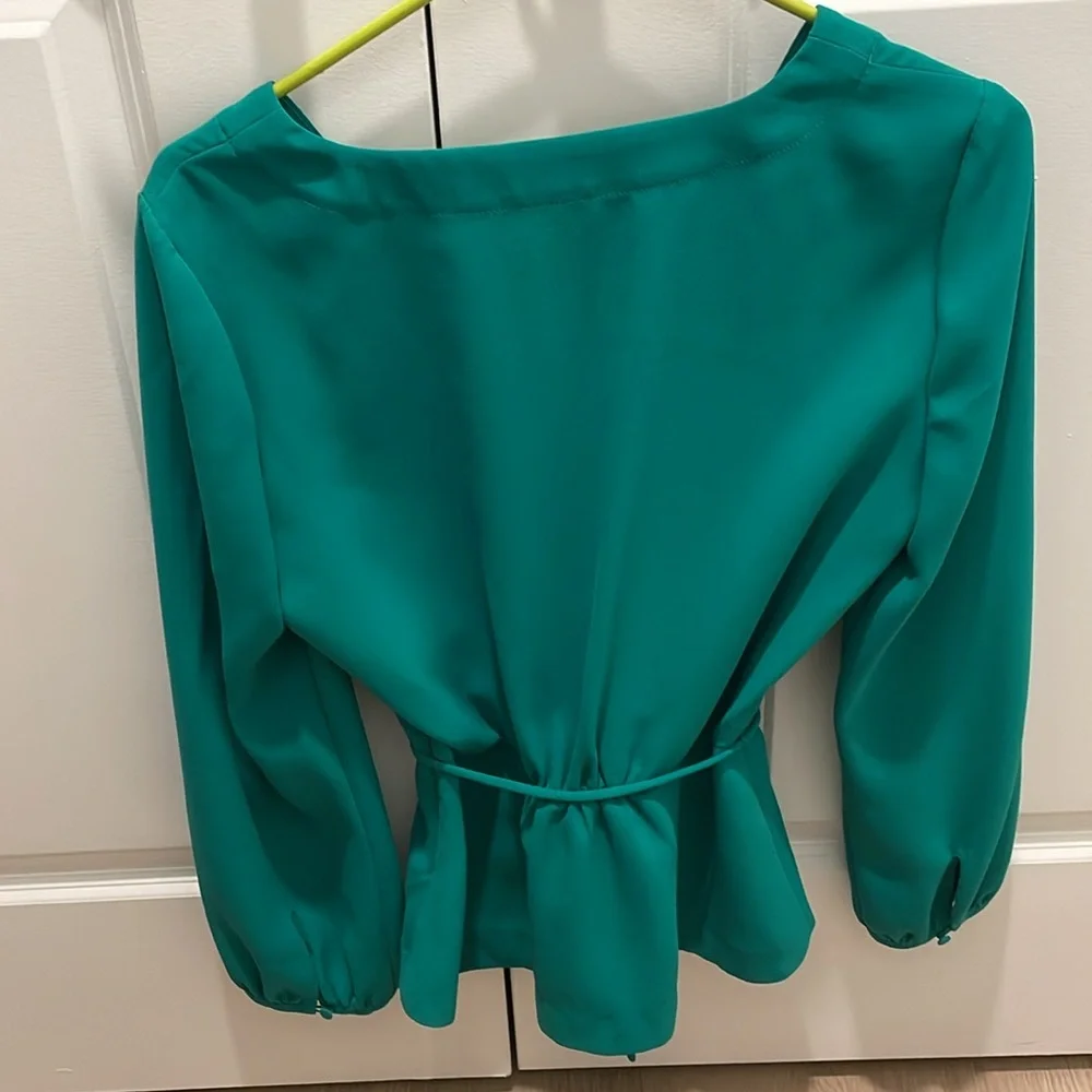 J. Crew Green Faux Wrap Top Size 6 - Picture 2 of 13